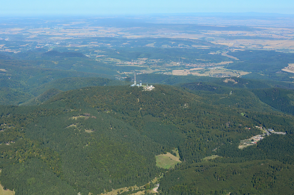 NSG 038, Blick von Südosten auf den Großen Inselsberg (Landkreise Schmalkalden-Meiningen und Gotha) und das nordwestliche Thüringer-Wald-Vorland sowie die Waltershäuser Vorberge. (Foto: Detlef Stremke/Archiv TLUBN, 22.09.2019)