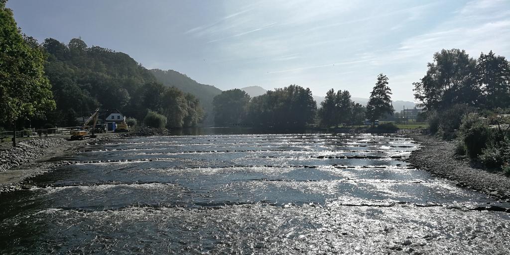 Zur Sohlgleite umgebautes Zeisswehr in Saalefeld Rudolstadt