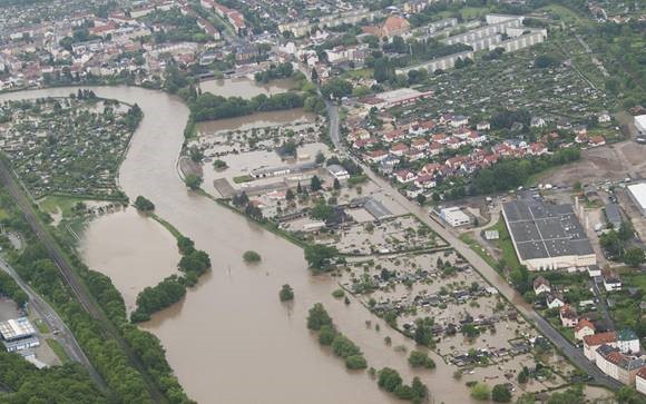 Luftaufnahme vom Hochwasser 2013 im Stadtgebiet Zwötzen