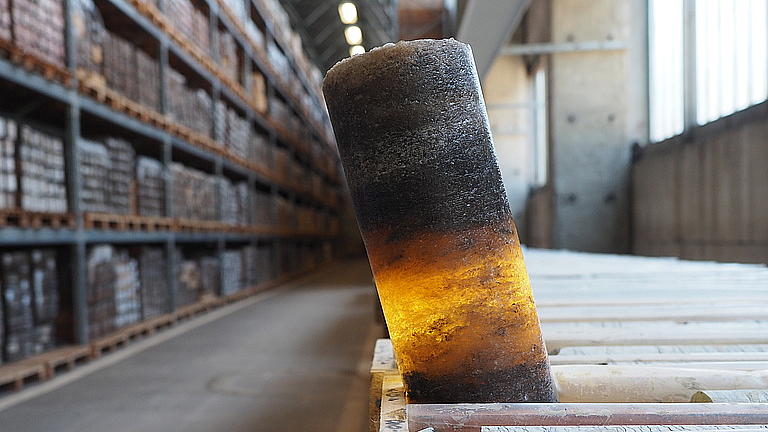 Bohrkern mit durchscheinenden Steinsalz 