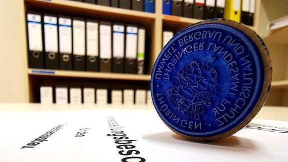 Behördliches Dokument mit Siegel, Bild: TLUBN