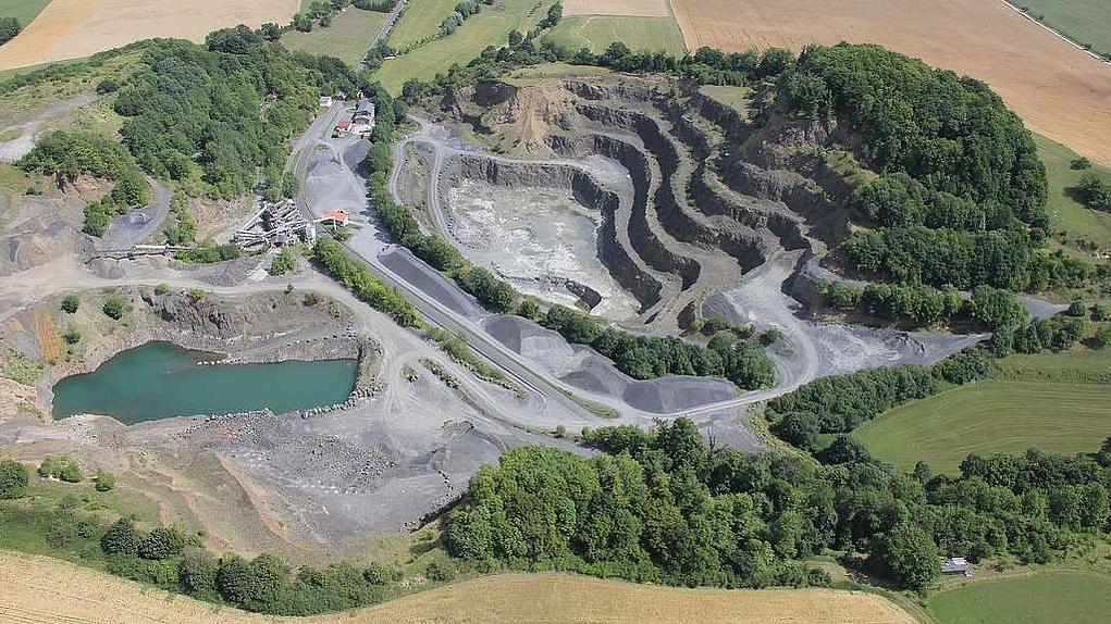 Luftbild des Tagebaus in Diedorf