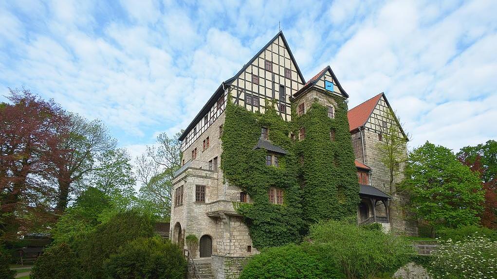 Historische Burg Seebach, Sitz der Staatlichen Vogelschutzwarte Seebach
