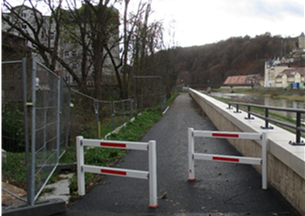 Hochwasserschutzmauer rechtes Ufer