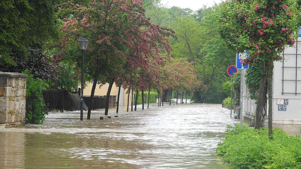 Überschwemmung einer Straße
