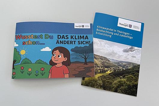 Ansicht der beiden Klimabroschüren