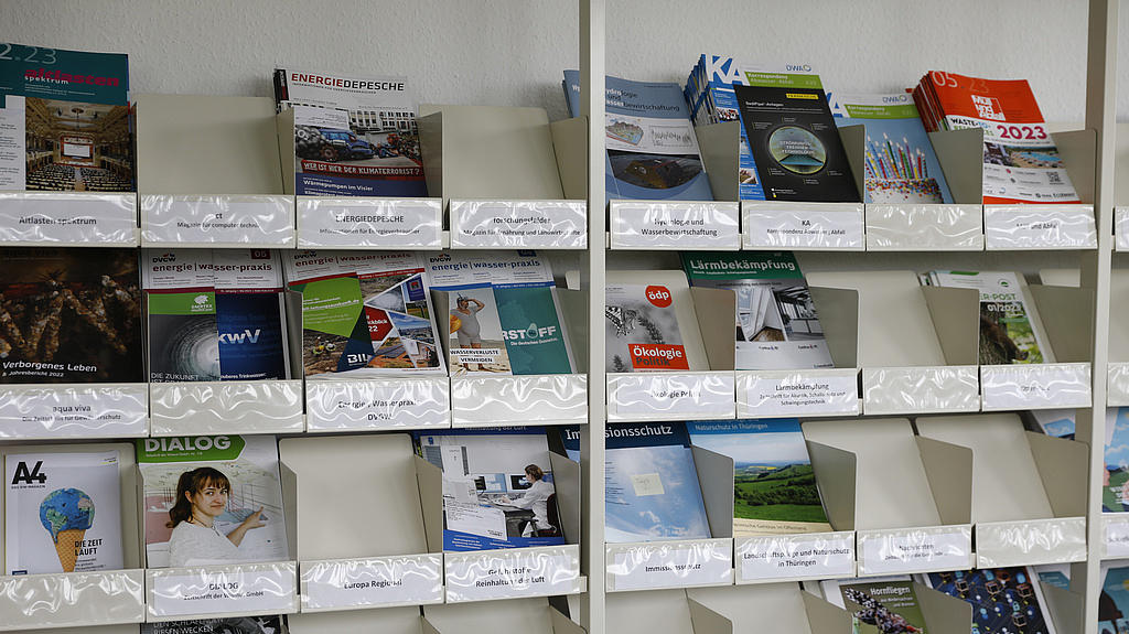 Bibliothek des TLUBN: in der Behördenzentrale Jena