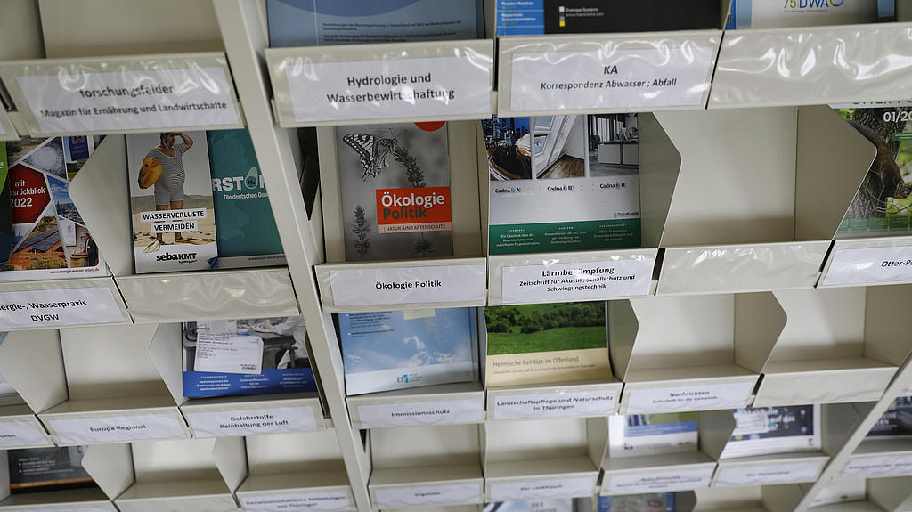 Bibliothek des TLUBN 2: in der Behördenzentrale Jena